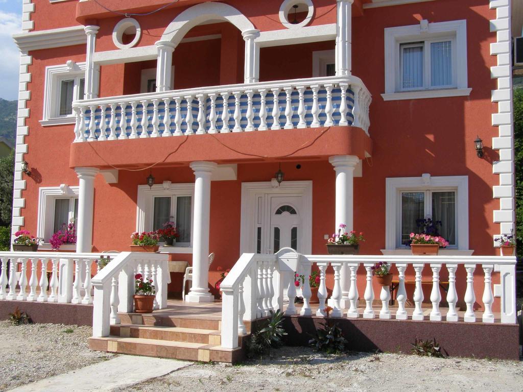 Hotel Wellness & Spa Angelo Gabriel Petrovac Ruang foto