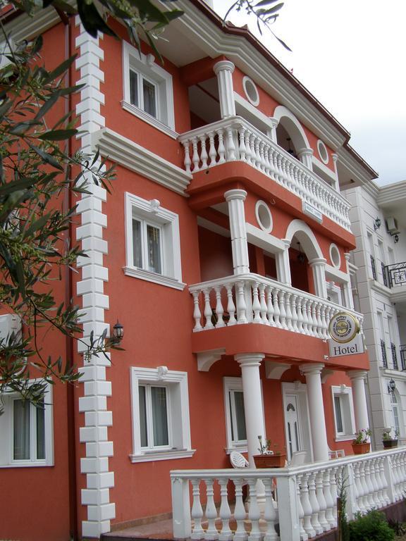 Hotel Wellness & Spa Angelo Gabriel Petrovac Bagian luar foto