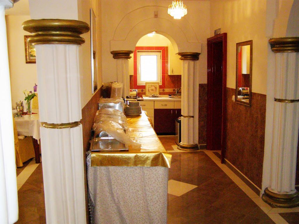 Hotel Wellness & Spa Angelo Gabriel Petrovac Bagian luar foto