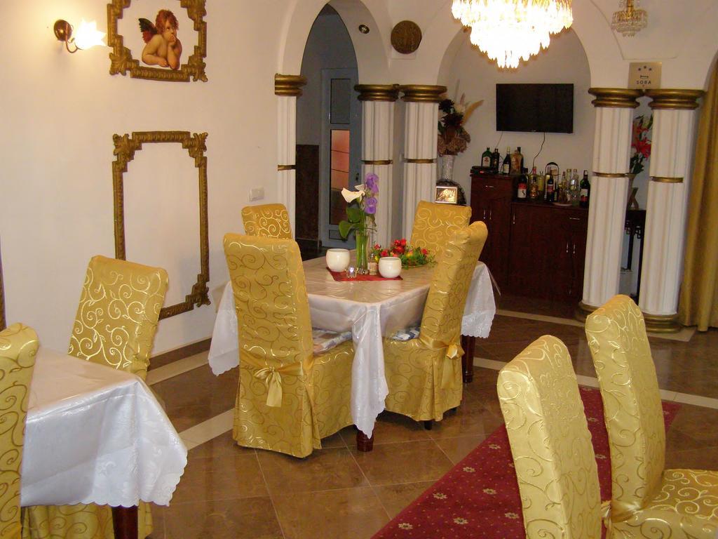 Hotel Wellness & Spa Angelo Gabriel Petrovac Bagian luar foto
