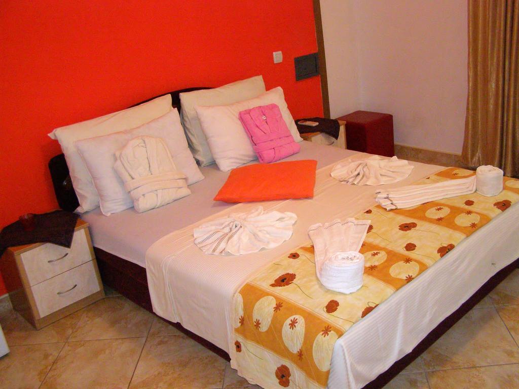 Hotel Wellness & Spa Angelo Gabriel Petrovac Bagian luar foto
