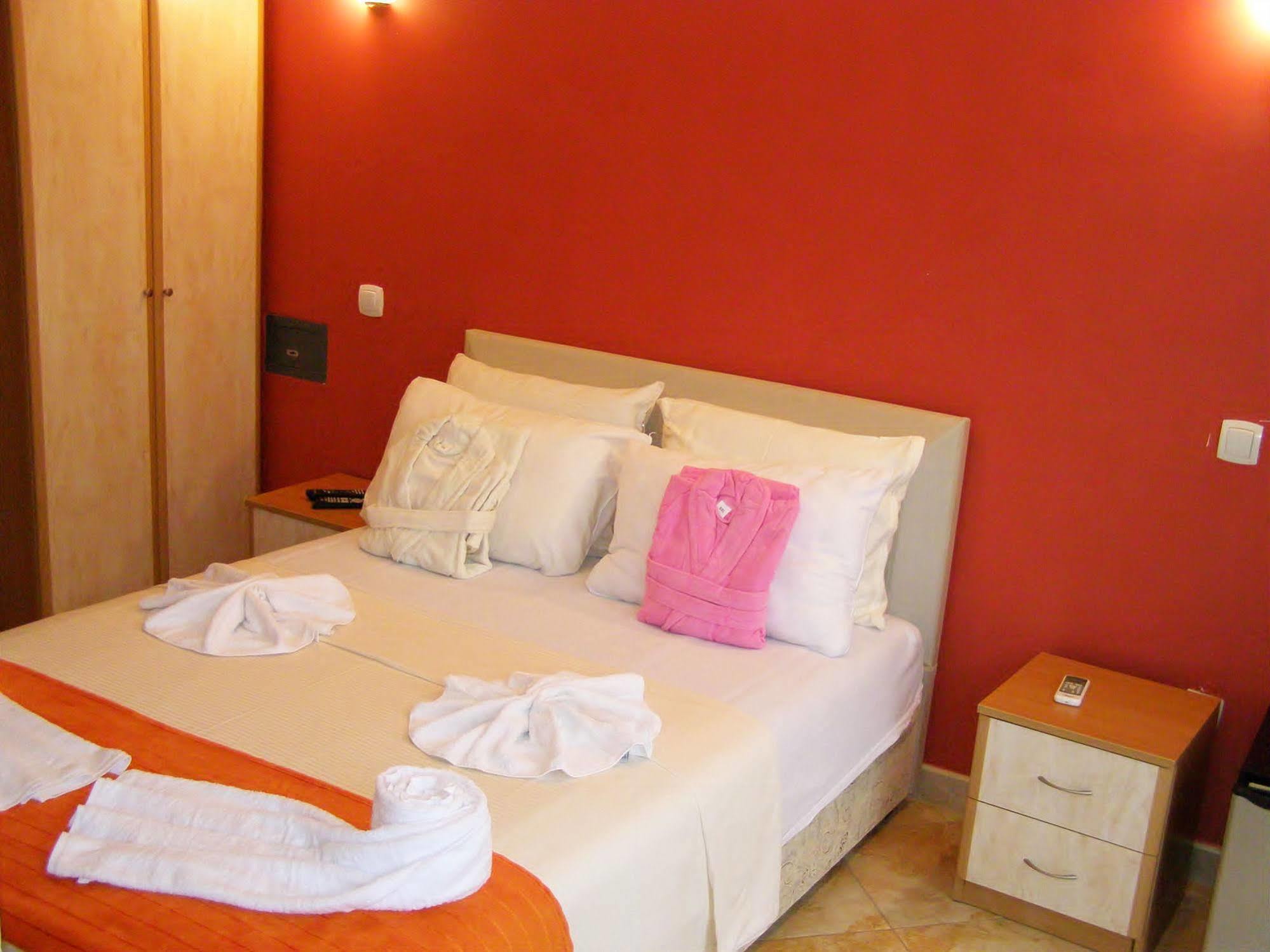 Hotel Wellness & Spa Angelo Gabriel Petrovac Bagian luar foto