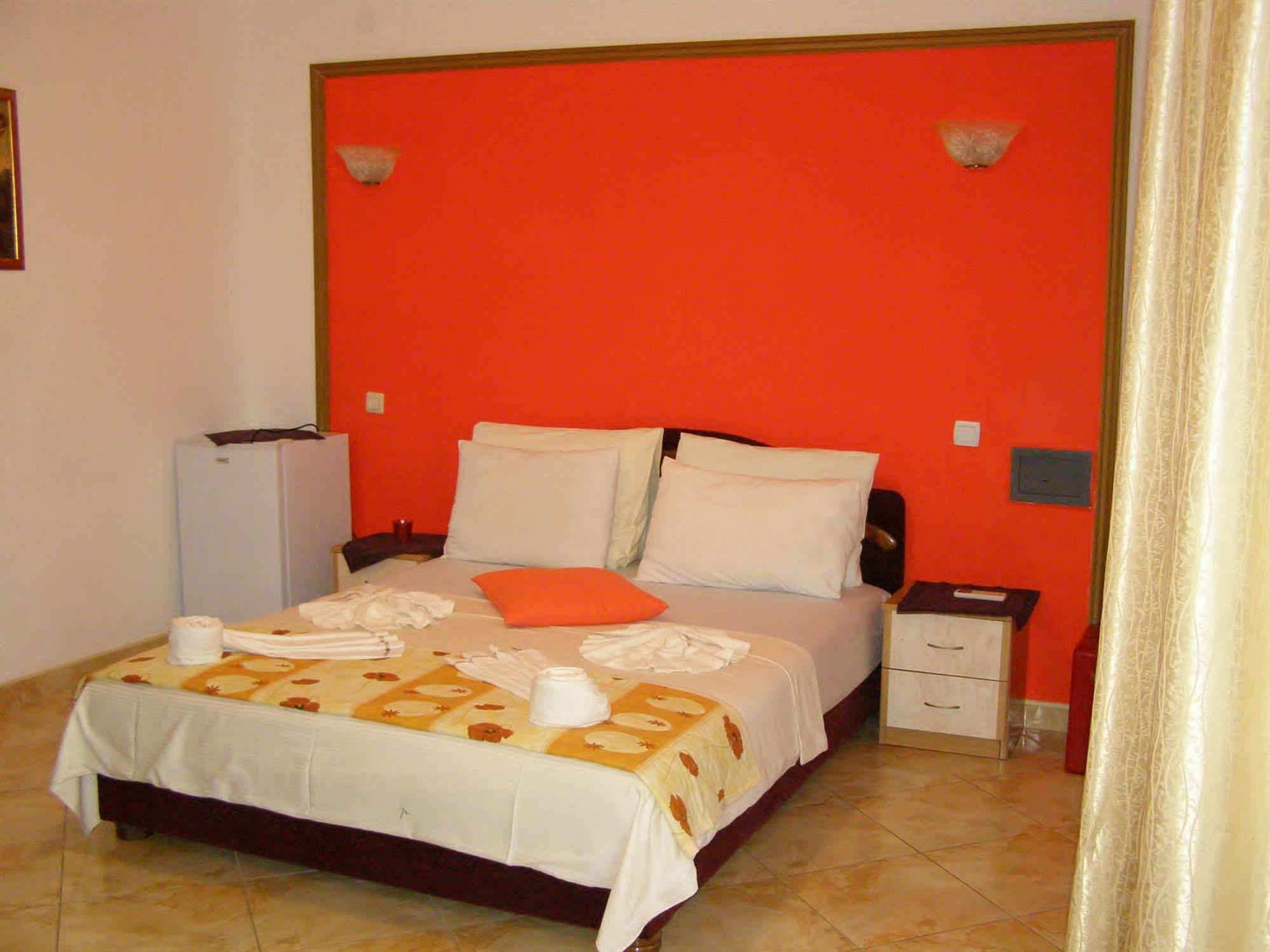 Hotel Wellness & Spa Angelo Gabriel Petrovac Bagian luar foto