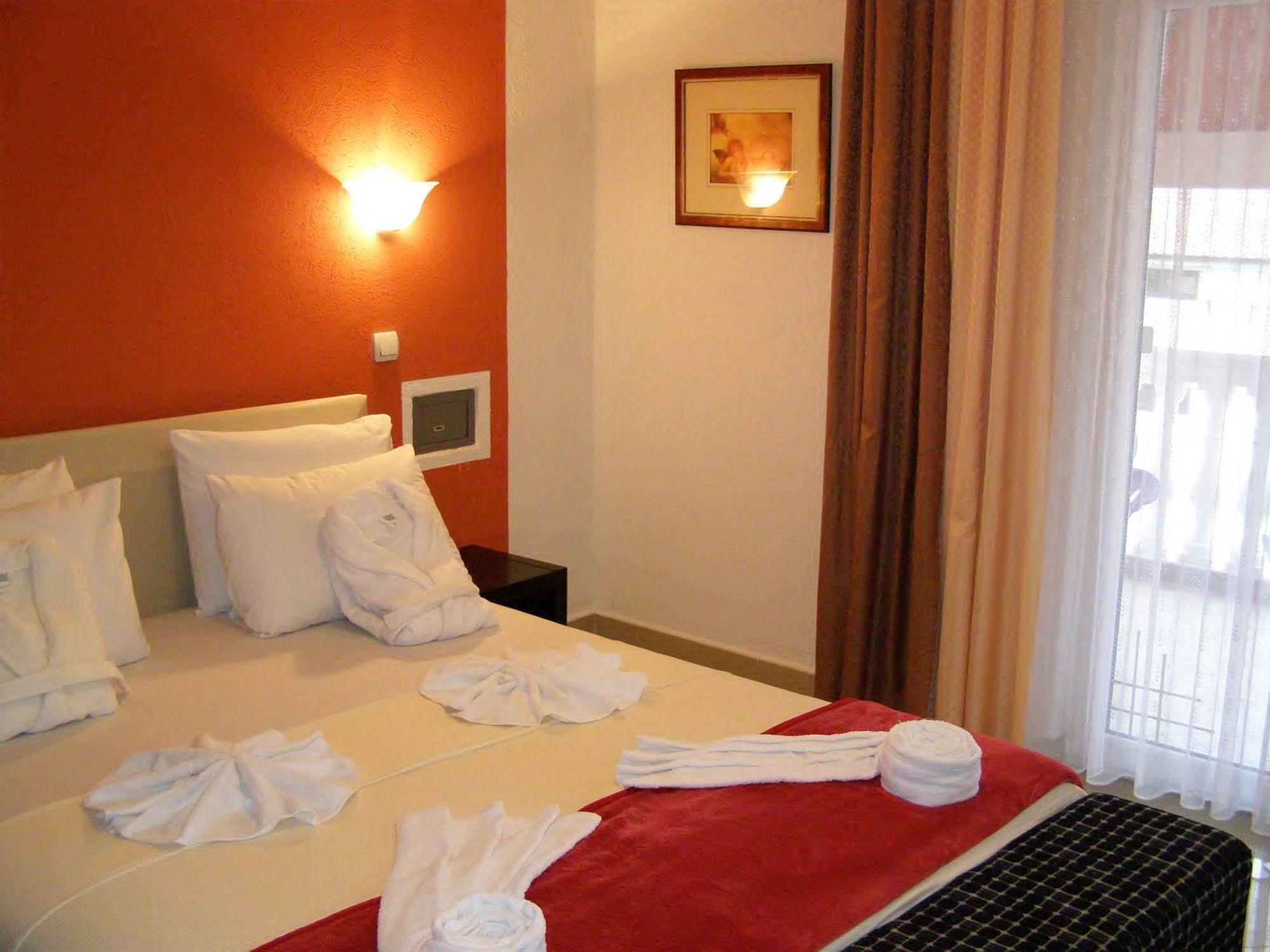 Hotel Wellness & Spa Angelo Gabriel Petrovac Bagian luar foto