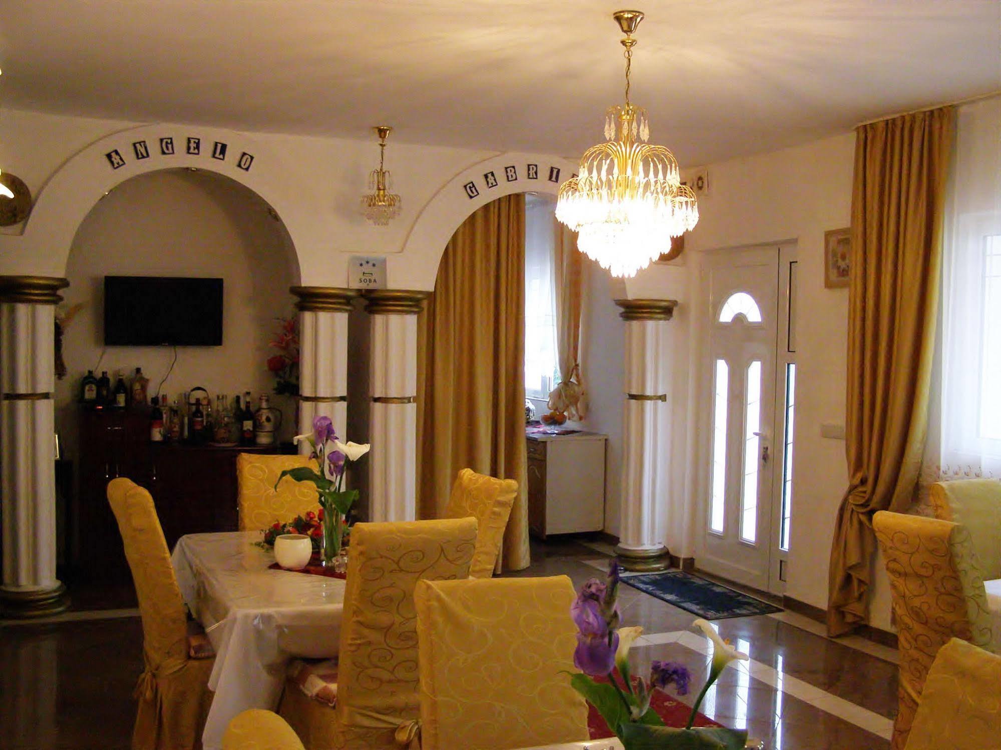 Hotel Wellness & Spa Angelo Gabriel Petrovac Bagian luar foto