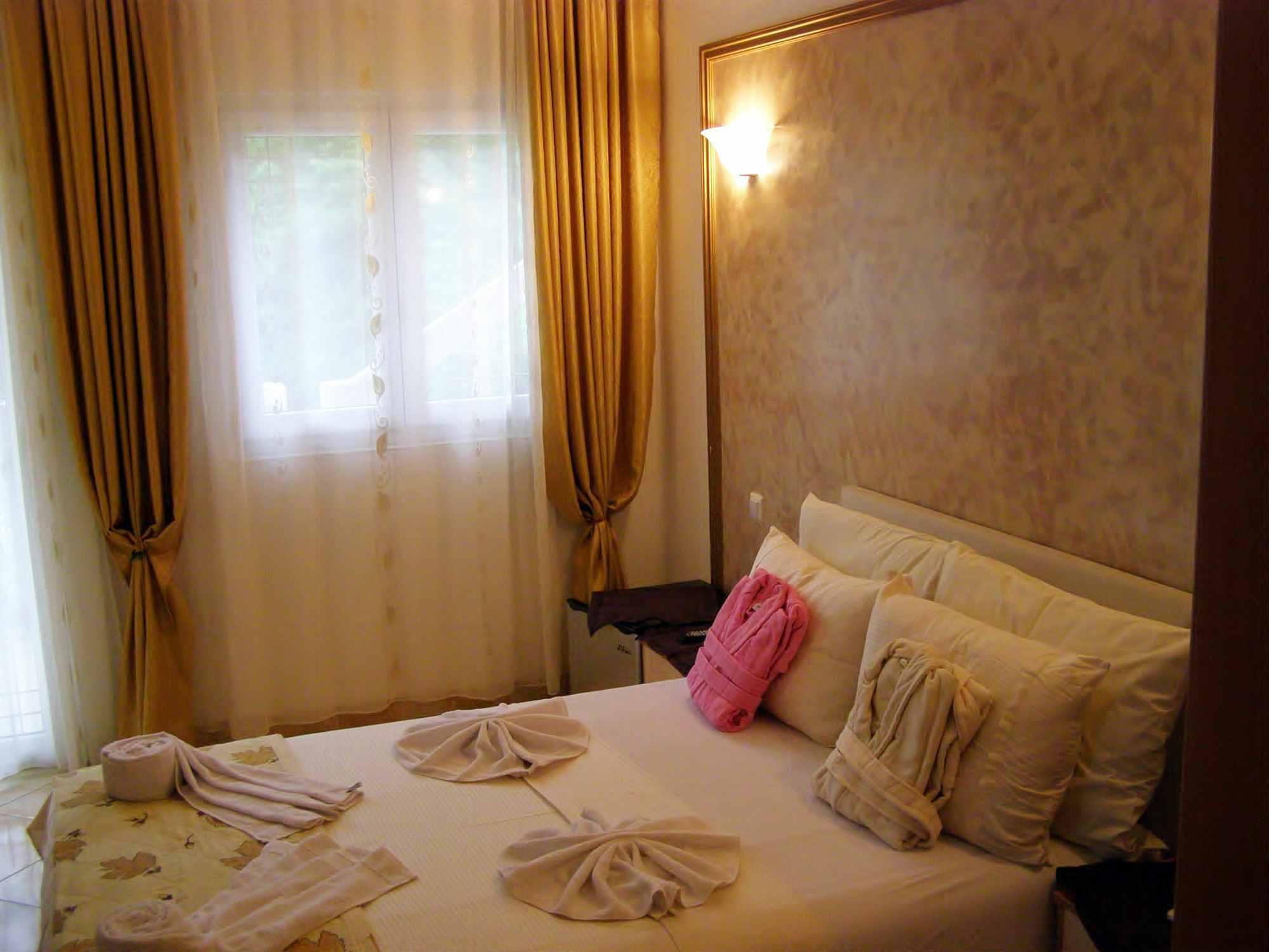 Hotel Wellness & Spa Angelo Gabriel Petrovac Bagian luar foto