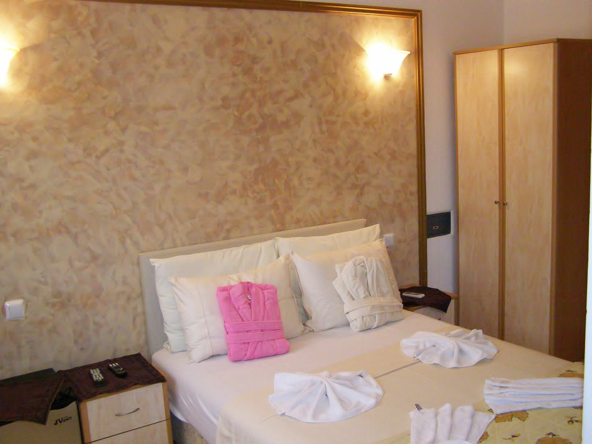 Hotel Wellness & Spa Angelo Gabriel Petrovac Bagian luar foto