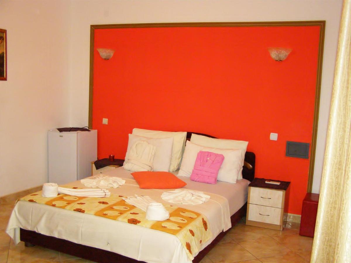 Hotel Wellness & Spa Angelo Gabriel Petrovac Bagian luar foto