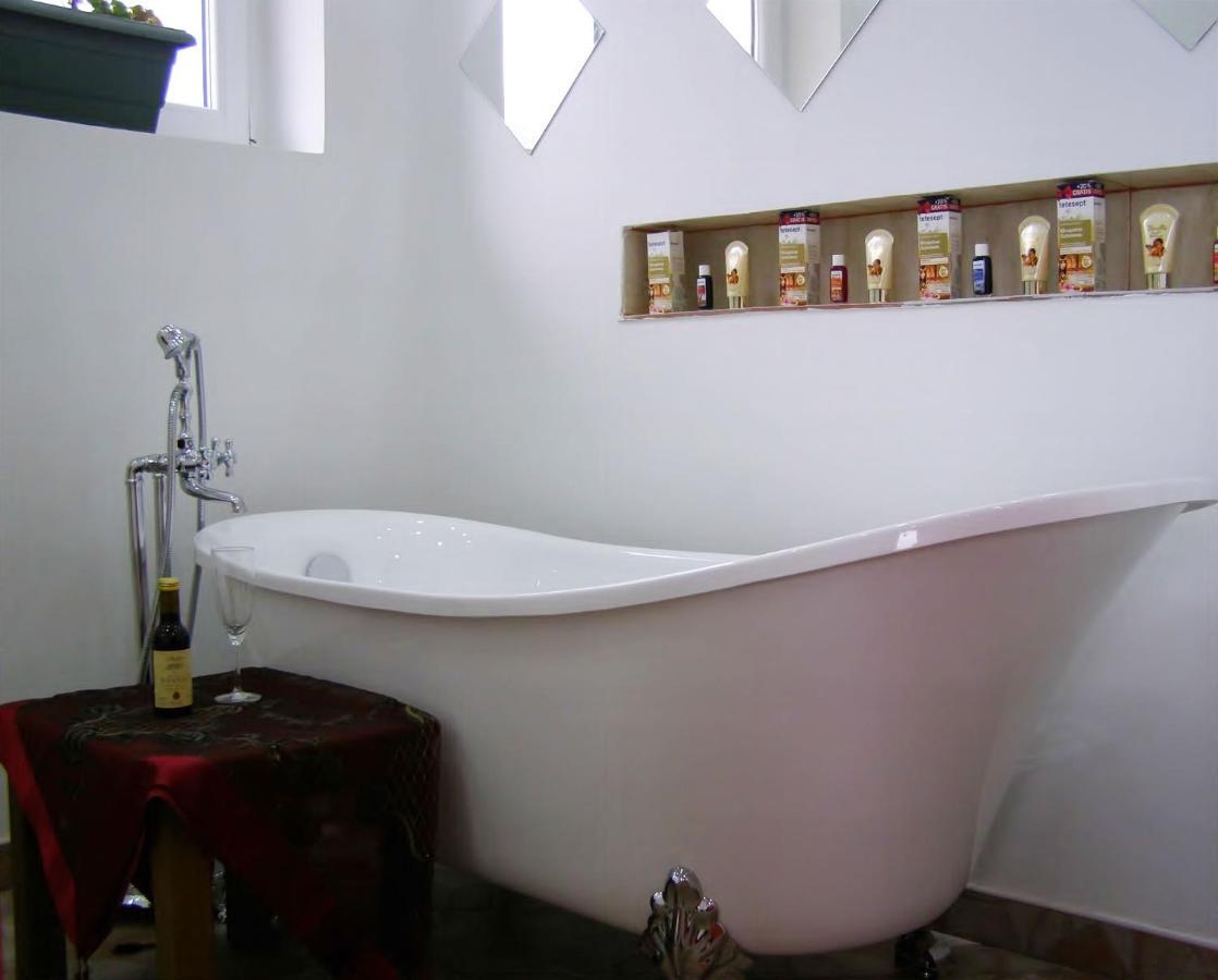 Hotel Wellness & Spa Angelo Gabriel Petrovac Bagian luar foto
